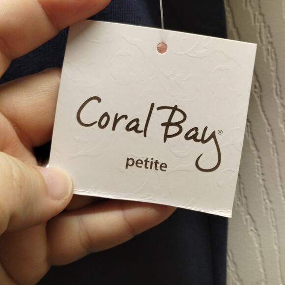 Coral Bay NWT Size Petite Large Navy Blue Beach Umbrella Patriotic Graphic Tee - Picture 6 of 7